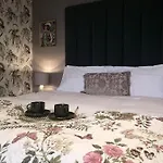 Oda ve Kahvaltı R & R