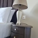 R & R