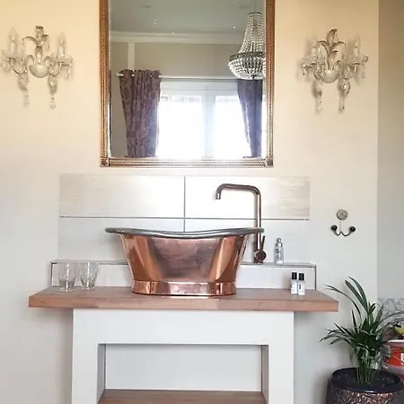 Bed & Breakfast R & R 4*