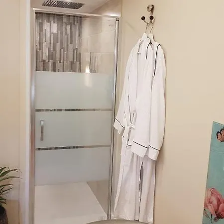 Bed & Breakfast R & R