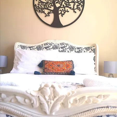 Bed & Breakfast R & R