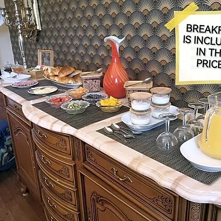 Bed & Breakfast R & R 4*