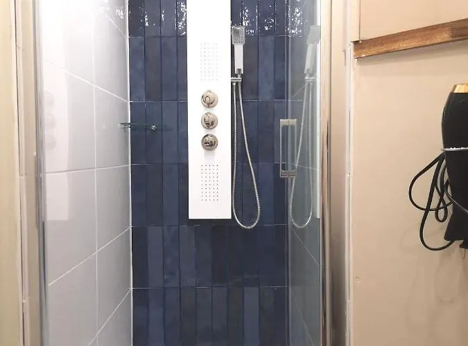 R & R Bed & Breakfast 4*