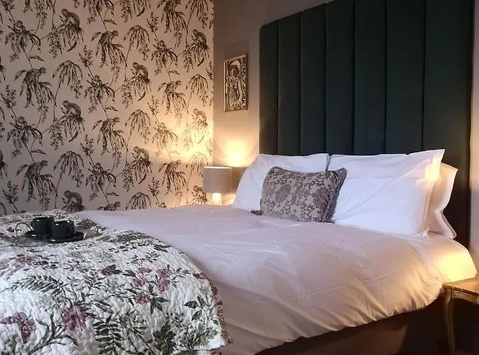 R & R Bed & Breakfast 4*